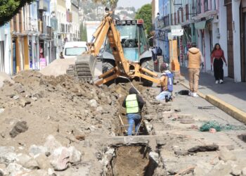 Cierran avenida 20 de Noviembre en la capital por rehabilitación de drenaje pluvial