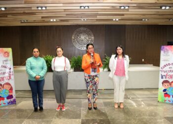Clausura Presidenta del Poder Judicial el “Curso – Taller Psicoterapia Infantil”