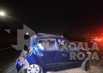 Choque entre autobús y vehículo deja 3 personas fallecidas en Hueyotlipan