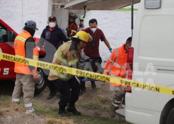 Rescatan cuerpo de una persona al fondo de un pozo de Huamantla