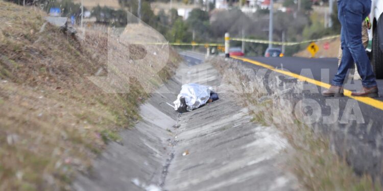 Atropellado fallece masculino en el libramiento Huamantla-Apizaco frente a Ciudad Judicial