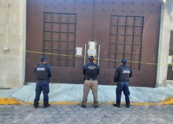 EN CATEO FGR ASEGURA INMUEBLE, TRACTOCAMIÓN, VEHÍCULOS DE ALTA GAMA Y UN ARMA DE FUEGO EN TLAXCALA