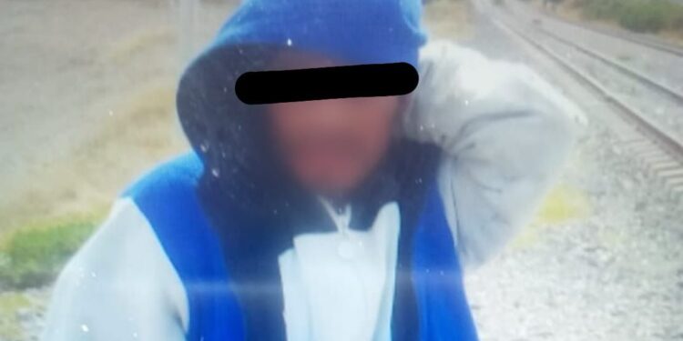 BRINDA APOYO POLICÍA DE HUAMANTLA A SUJETO INCONSCIENTE EN LAS VÍAS FÉRREAS