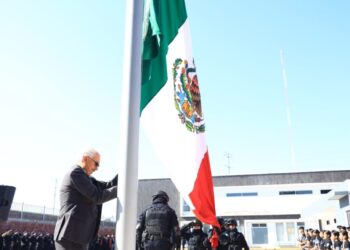 EL AYUNTAMIENTO DE CHIAUTEMPAN CONMEMORA EL DÍA DE LA BANDERA