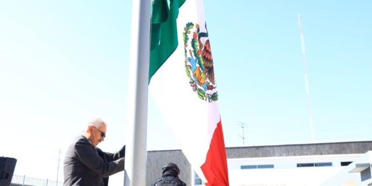 EL AYUNTAMIENTO DE CHIAUTEMPAN CONMEMORA EL DÍA DE LA BANDERA