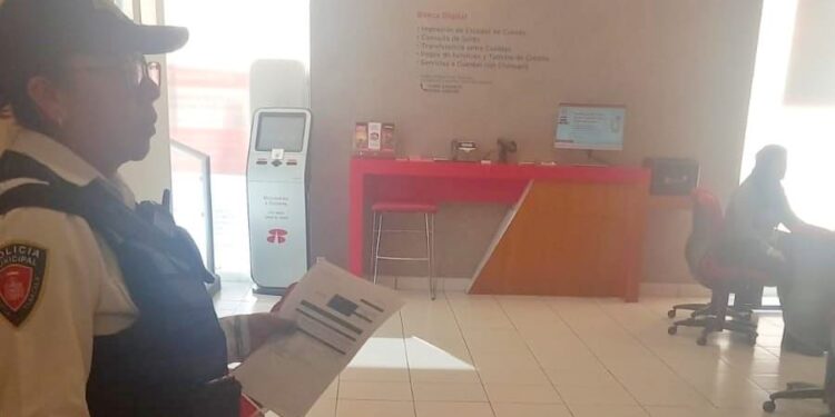 DESPLIEGA POLICÍA DE HUAMANTLA OPERATIVO DE BÚSQUEDA TRAS ASALTO EN SUCURSAL BANCARIA