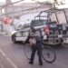 Policías estatales chocan patrulla contra un poste en Tizatlán