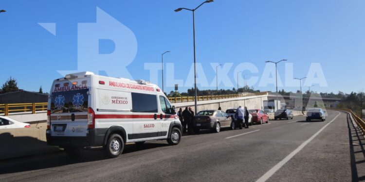 Choque múltiple sobre la Tlaxcala_Apizaco a la altura del molinito deja un hombre lesionado