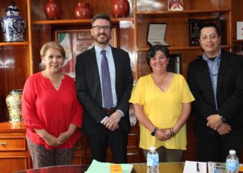 Se reúne presidenta de Tlaxcala Maribel Pérez con funcionarios de la embajada mexicana de EEUU