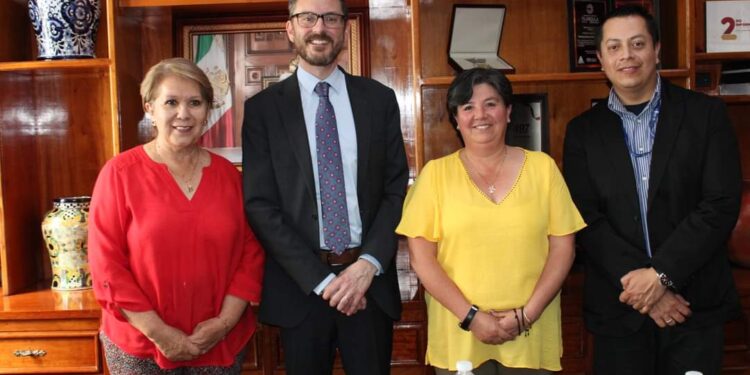 Se reúne presidenta de Tlaxcala Maribel Pérez con funcionarios de la embajada mexicana de EEUU