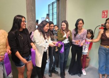 Inauguran galería de fotografía y murales previo al 8M