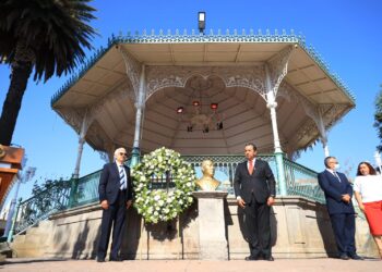 AYUNTAMIENTO DE CHIAUTEMPAN CONMEMORA NATALICIO DE BENITO JUÁREZ