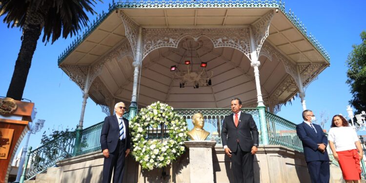 AYUNTAMIENTO DE CHIAUTEMPAN CONMEMORA NATALICIO DE BENITO JUÁREZ