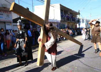 inicia procesión de Viernes Santo en Chiautempan