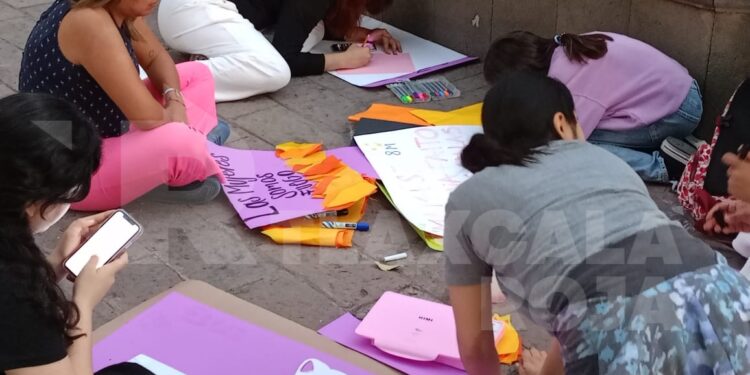 Realizan mujeres actividades previo al 8M