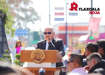 Develan escultura de la «Hilandera» en Chiautempan