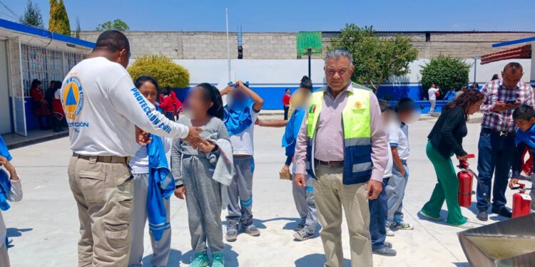 PROTECCIÓN CIVIL DEL AYUNTAMIENTO DE CHIAUTEMPAN CAPACITA A ALUMNOS DE LA PRIMARIA JOSÉ MARÍA MORELOS Y PAVÓN