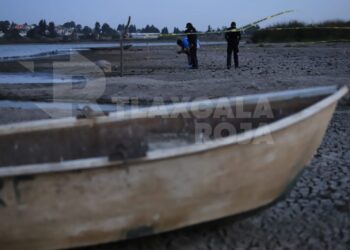 Localizan cráneo humano en la laguna de Acuitapilco