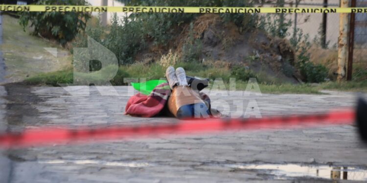 En los límites de Tlaxcala y Puebla localizan cuerpo encobijado, decapitado y con presunto narcomensaje en la zona de Villa Alta, Tepetitla y Temaxcalac, Puebla