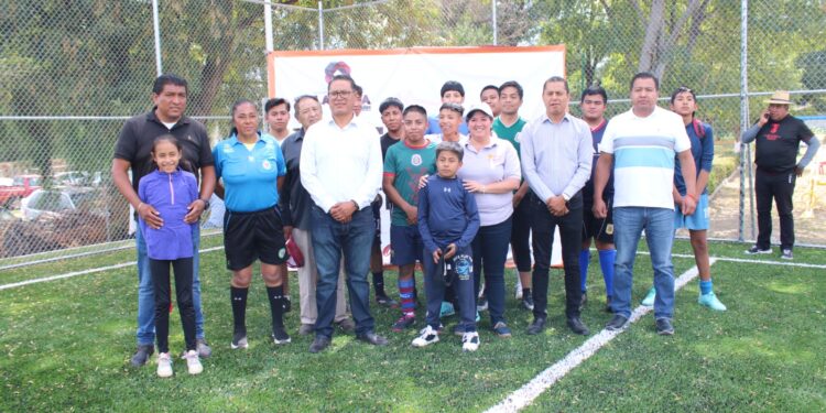 Inaugura alcaldesa capitalina unidad deportiva rehabilitada en Ixtulco
