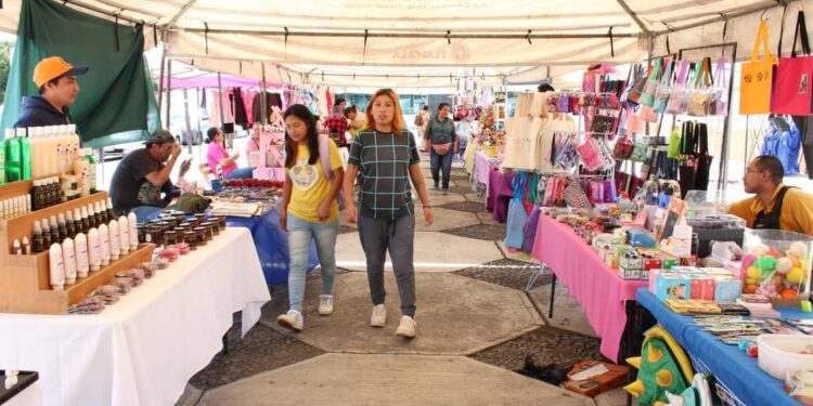 Bazar artesanal y de emprendedores, opción de impulso al sector en Tlaxcala Capital