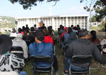 Entregan autoridades obra de remodelación en el panteón de Ixtulco
