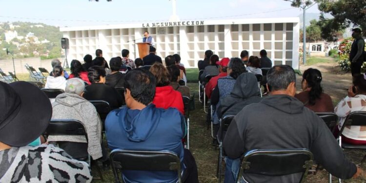 Entregan autoridades obra de remodelación en el panteón de Ixtulco