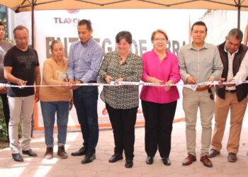 Entrega Maribel Pérez Arenas obras de beneficio de Tizatlán y Tepehitec