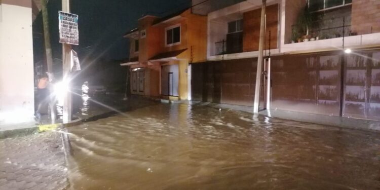Activan en Tlaxcala Capital protocolos de seguridad y protección civil por intensa lluvia