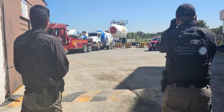 LA PFM CUMPLIMIENTA ORDEN DE CATEO EN MATERIA DE HIDROCARBUROS EN ZACATELCO TLAXCALA