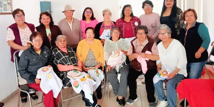 Adriana Atonal visita la casa del abuelo «Pilares de Totolac»