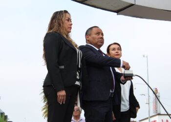 Javier Rivera Bonilla encabeza el izamiento del Lábaro Patrio y la ceremonia de fijación de Bandos Solemnes
