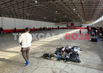 Se prepara caravana migrante para partir hacia el centro del país tras pernoctar en Xaloztoc