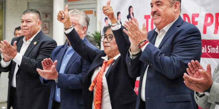 Tere Meneses rinde protesta como dirigente del SNTE Sección 55