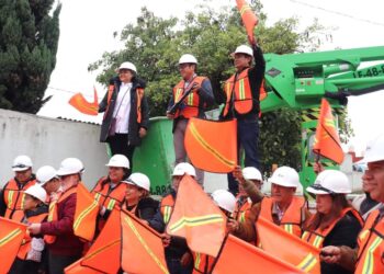 Benjamín Atonal inicia la rehabilitación de mil 50 luminarias en todo el municipio de Totolac