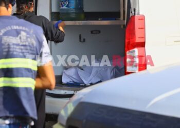 Calcinado dentro de un vehículo localizan cuerpo en San Pablo del Monte
