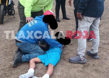 Mientras entrenaban cae rayo y alcanza a grupo de menores y un adulto en Guadalupe Ixcotla, Chiautempan