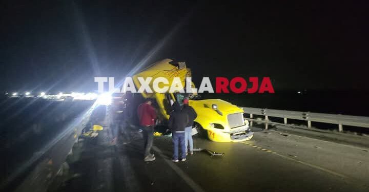 Trailero fallece en fatal choque contra otra unidad de carga en la Amozoc-Perote, zona Cuapiaxtla