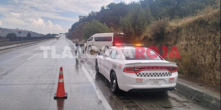 Choca camioneta contra muro de contención sobre Arco Norte, zona Ixtacuixtla; saldo de tres heridos