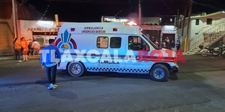 Cae estructura en Barrio Grande en Acuitlapilco y deja varios lesionados