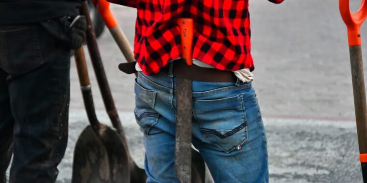 Continúa ardiendo cerro de Atlzayanca