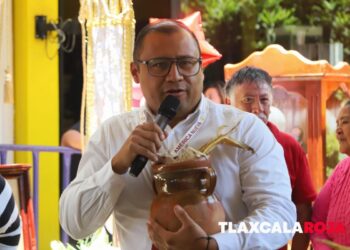 Celebran el tradicional Mole Prieto en honor a Padre Jesús del Convento en Chiautempan ✝️