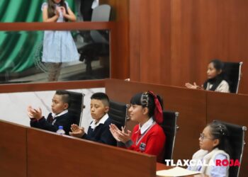 Niñas y niños participan como legisladores en el Congreso de Tlaxcala por el Día del Niño 🎉👧👦