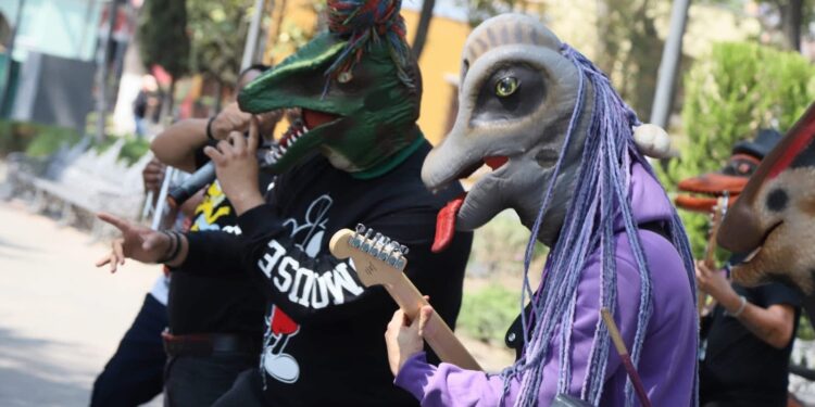 Crazysaurios de Apizaco grabarán video musical con el cantante Manu Choque Directo de Argentina 🎶🦖🇦🇷