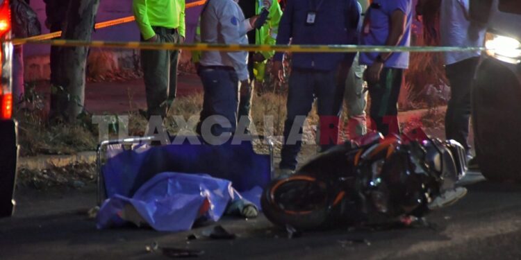 Fallece motociclista tras impactarse contra vehículo en límites de Xiloxoxtla y Teolocholco 🏍️🚗⚠️