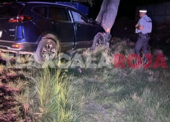 Conductor sobrevive a grave accidente en Cuapiaxtla tras ser deslumbrado por luces de otro vehículo