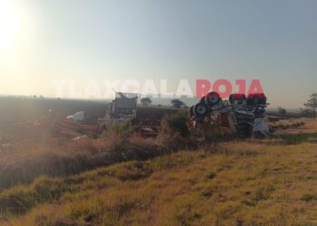 🚨 #ÚltimaHora | Percance vial en el Arco Norte, km 188, dirección San Martín Texmelucan. Una pipa con gas natural se vio involucrada.🛑 Autoridades de Protección Civil y Bomberos de #Calpulalpan ya acordonaron la zona para garantizar la seguridad. Solo se reporta al conductor con lesiones leves.⚠️ Conductores, tomen precauciones y sigan las indicaciones de las autoridades. #Tlaxcala #ArcoNorte #SeguridadVial