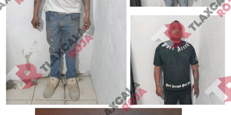 🚨 ¡Cae banda de asaltantes en Cuapiaxtla, Tlaxcala! 🚨Tres sujetos, Felipe N., Emmanuel N. y Aldo N., fueron detenidos en flagrancia tras asaltar un tráiler en la carretera México–Veracruz. Gracias a la rápida acción del C5i Tlaxcala y la Policía Municipal, se recuperó el vehículo y se aseguró un arma de fuego con 6 cartuchos. 🔫Los implicados, originarios de Tequexquitla, ya están a disposición del Ministerio Público. La investigación continúa para esclarecer su posible relación con otros robos. 🕵️‍♂️