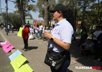 Trabajadora de sindicato se manifiesta y denuncia actos de prepotencia durante marcha ✊🏼📢⚖️