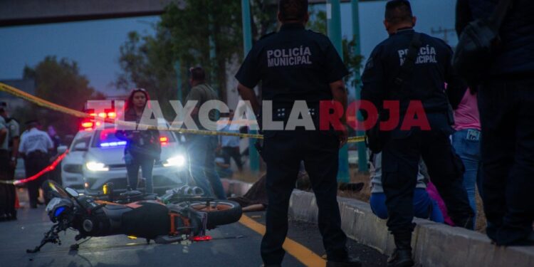😭📢👮🏻‍♂️Fallece joven motociclista en la autopista #Texmelucan-Tlaxcala, zona #Totolac; era integrante de la #GN